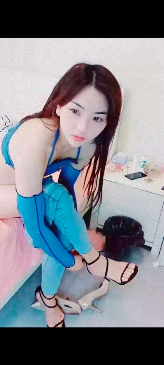 小浪蹄子直播被操，身材堪称完美