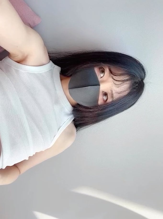 玩弄粉红小豆豆玩偶姐姐