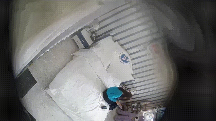 酒店偷拍眼镜小美女跟男友在酒店开房操逼全过程 男友态度很积极 还给女友舔逼 操逼能力一般 女友怕是没爽够