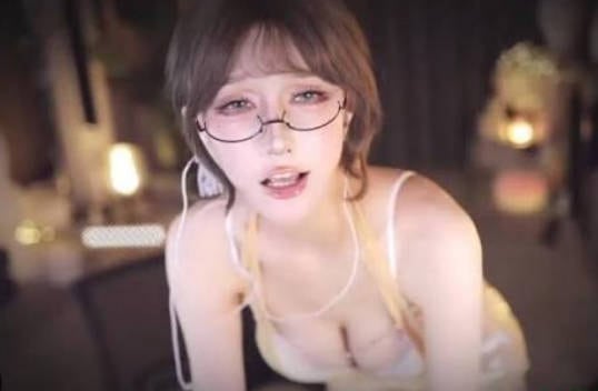 虎牙 张爱玲-53 巨乳风骚继母竟然是抖m 刺激剧情 发骚勾引